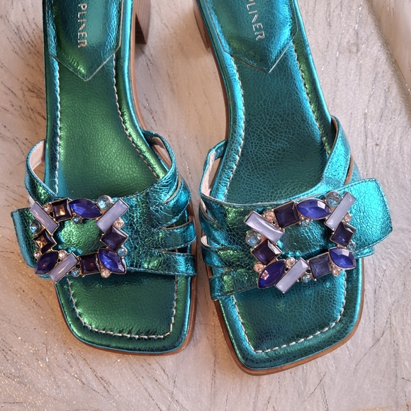 Donald Pliner Bettamy Bejeweled Leather Turquoise Slides Slip-On Sandals Size 9 - Picture 12 of 16